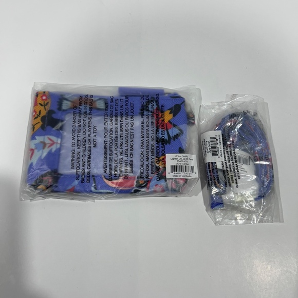NEW Vera Bradley Lavender "MURAL GARDEN" Zip ID & Lanyard set -*Retired Pattern* - Picture 4 of 6